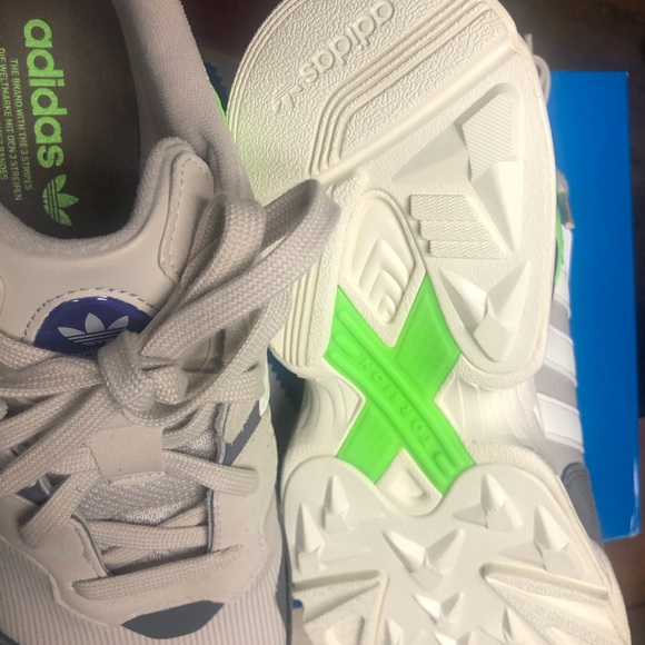 Adidas shoes - Picture 3 of 4